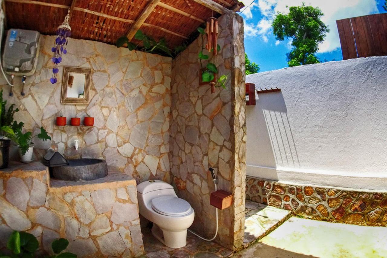 Ayu Hotel Karimunjawa Exterior foto