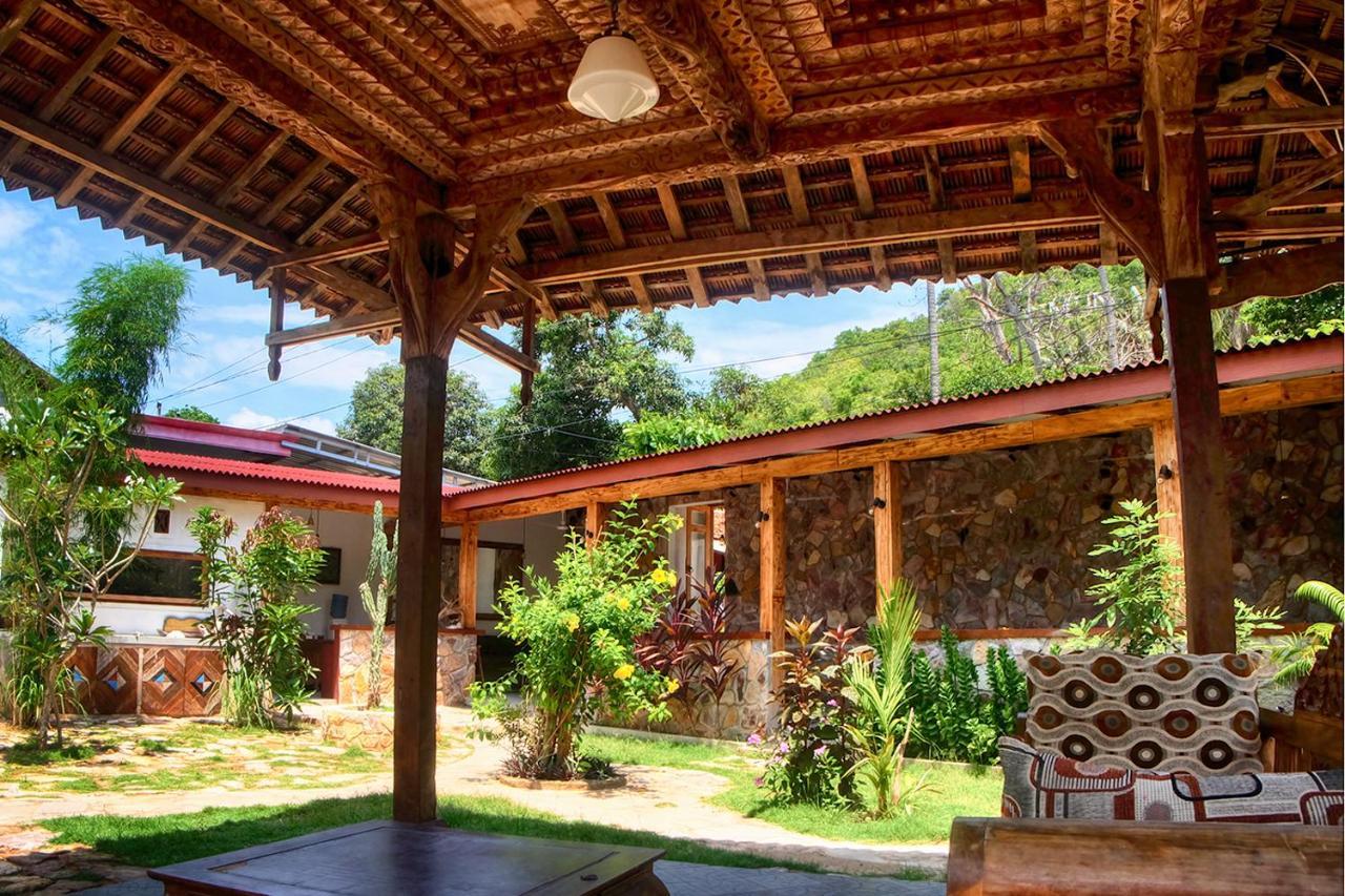 Ayu Hotel Karimunjawa Exterior foto