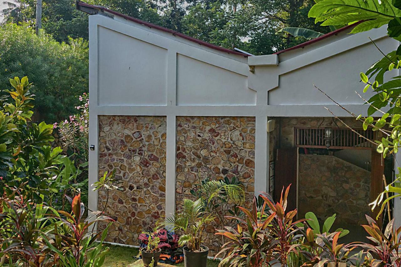 Ayu Hotel Karimunjawa Exterior foto